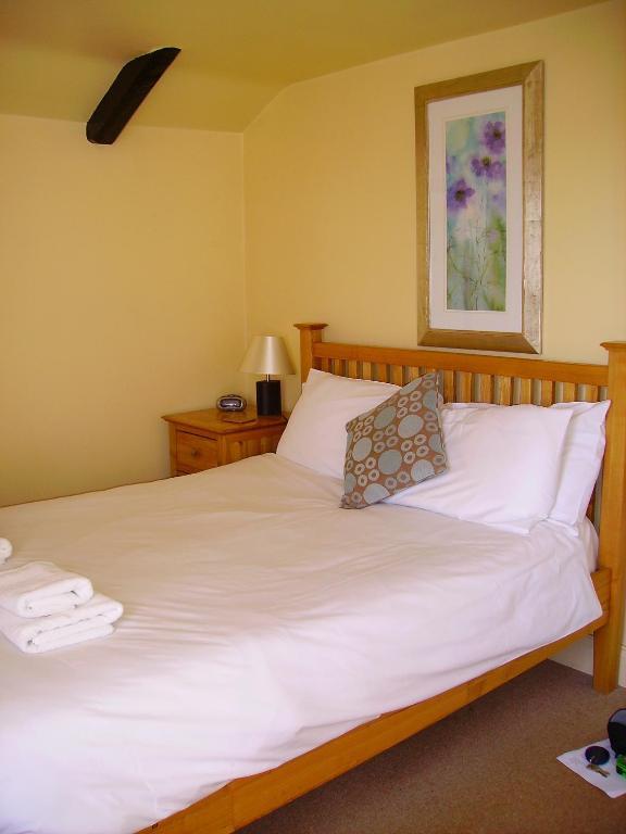 The Bell Inn Frampton on Severn Room photo
